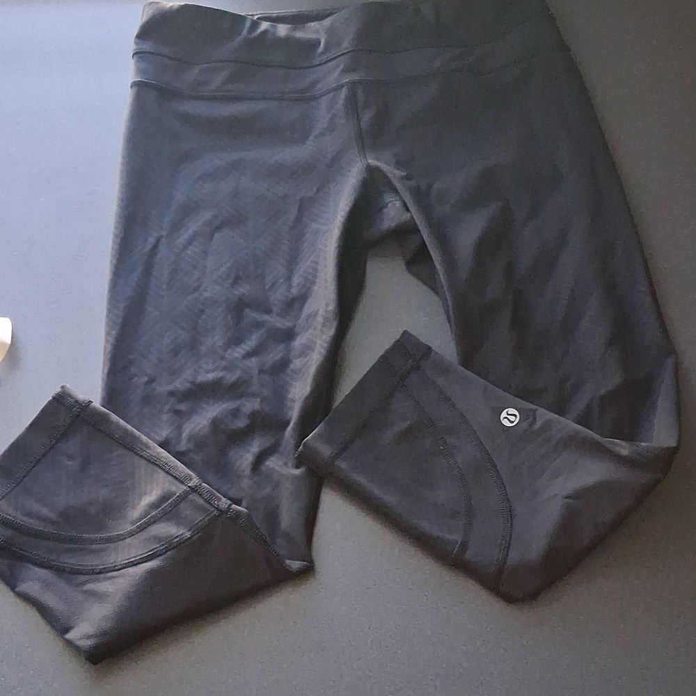 Lululemon Inspire Crop Black 6 Leggings Pattern Yoga Athleisure - Picture 6 of 10